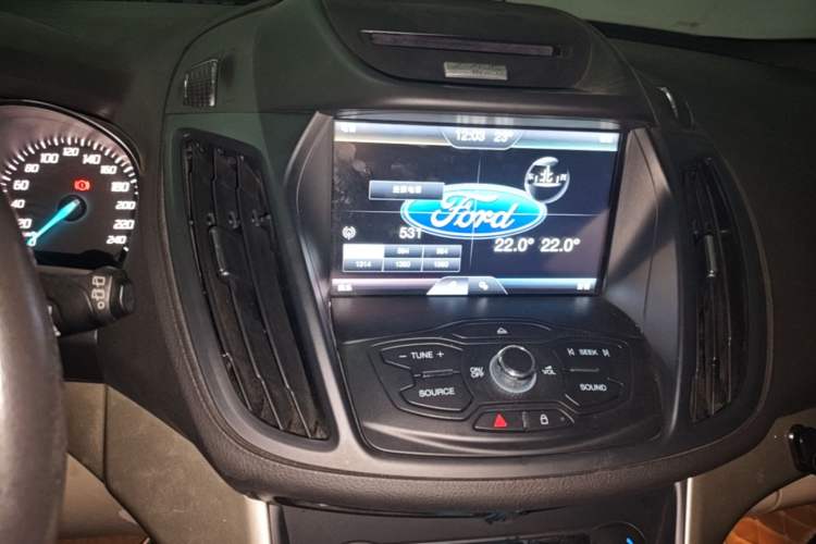 Used Ford Kuga 2013 1.6L GTDi 4x4 Elite Model Audio And AC Panel