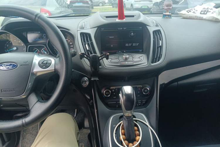 Used Ford Kuga 2013 2.0L GTDi Four-Wheel-Drive Sport Model Audio And AC Panel