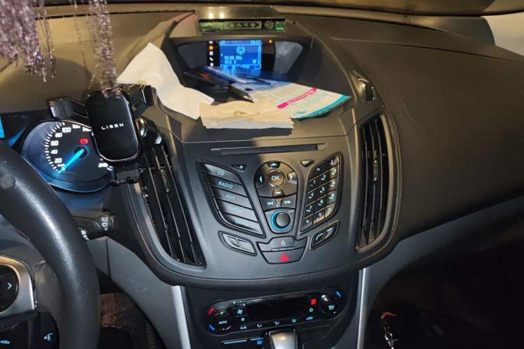 Used Ford Kuga 2013 1.6L GTDi Two-Wheel-Drive Trend Model Audio And AC Panel