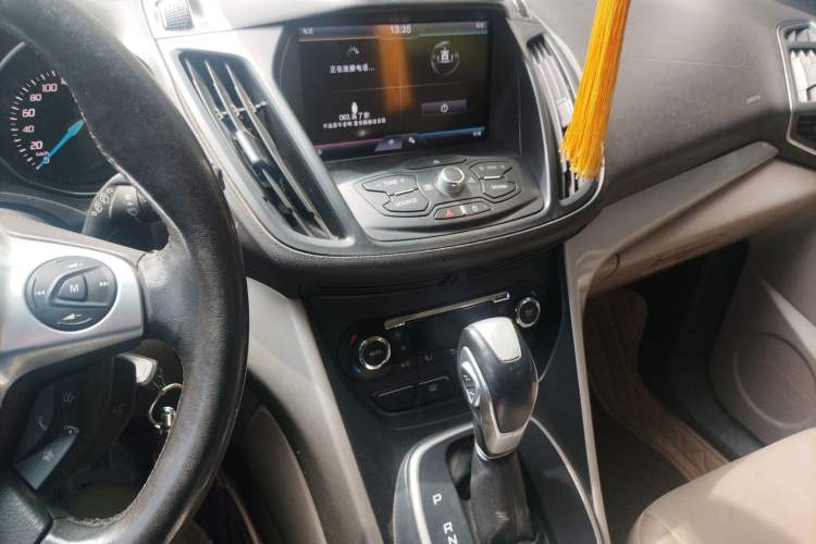 Used Ford Kuga 2013 2.0L GTDi Four-Wheel-Drive Elite Model Audio And AC Panel