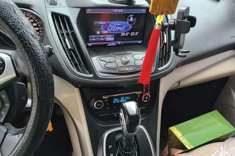Used Ford Kuga 2013 1.6L GTDi 4x4 Elite Model Audio And AC Panel