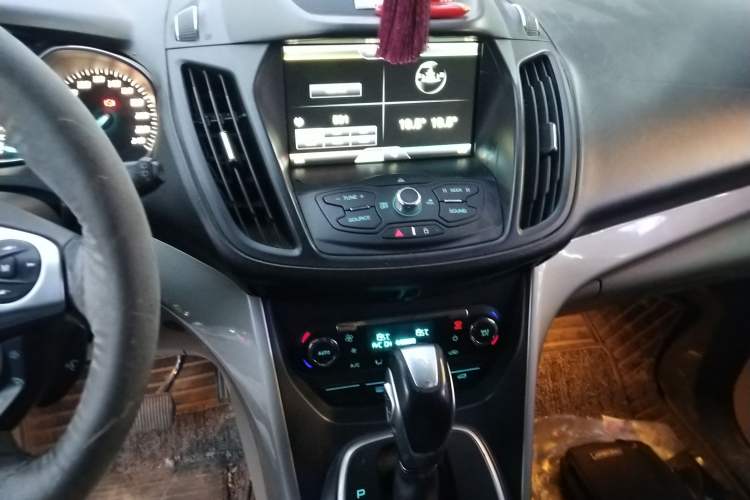 Used Ford Kuga 2013 1.6L GTDi 4x4 Elite Model Audio And AC Panel