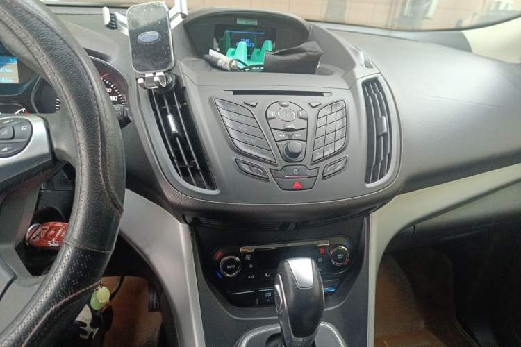 Used Ford Kuga 2013 1.6L GTDi Two-Wheel-Drive Trend Model Audio And AC Panel