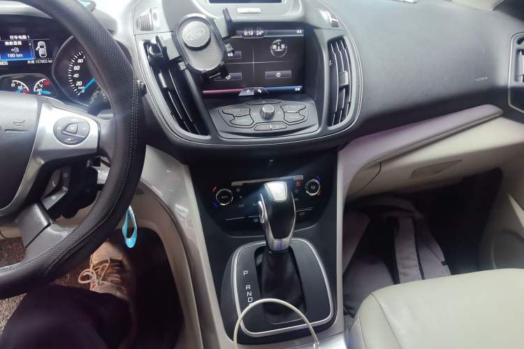 Used Ford Kuga 2013 1.6L GTDi 4x4 Elite Model Audio And AC Panel