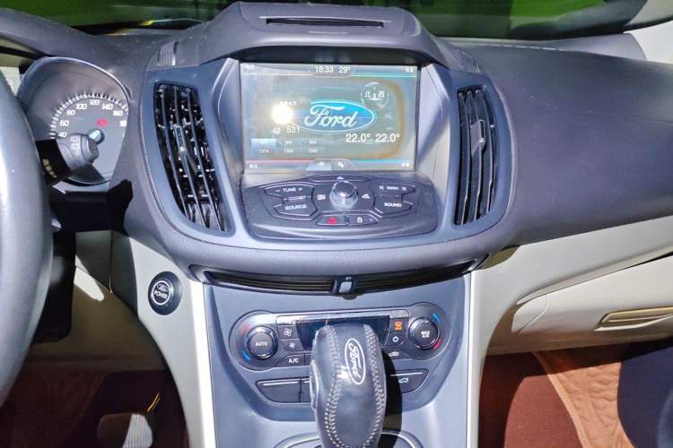 Used Ford Kuga 2013 2.0L GTDi Four-Wheel-Drive Elite Model Audio And AC Panel