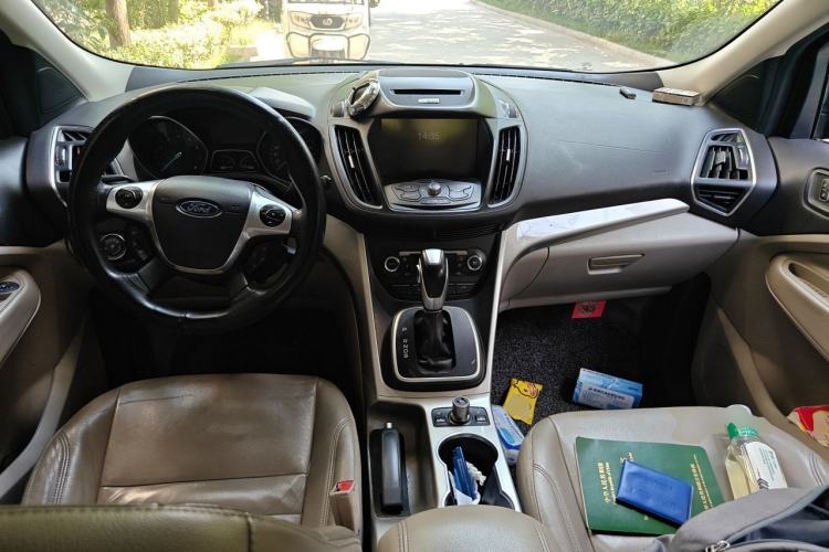 Used Ford Kuga 2013 2.0L GTDi Four-Wheel-Drive Elite Model Center Console