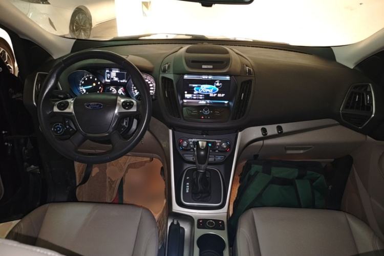 Used Ford Kuga 2013 1.6L GTDi 4x4 Elite Model Center Console