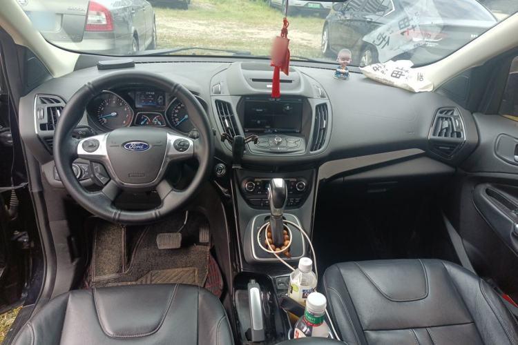 Used Ford Kuga 2013 2.0L GTDi Four-Wheel-Drive Sport Model Center Console