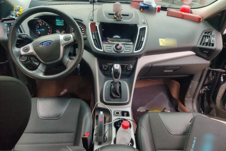 Used Ford Kuga 2013 1.6L GTDi Two-Wheel-Drive Trend Model Center Console