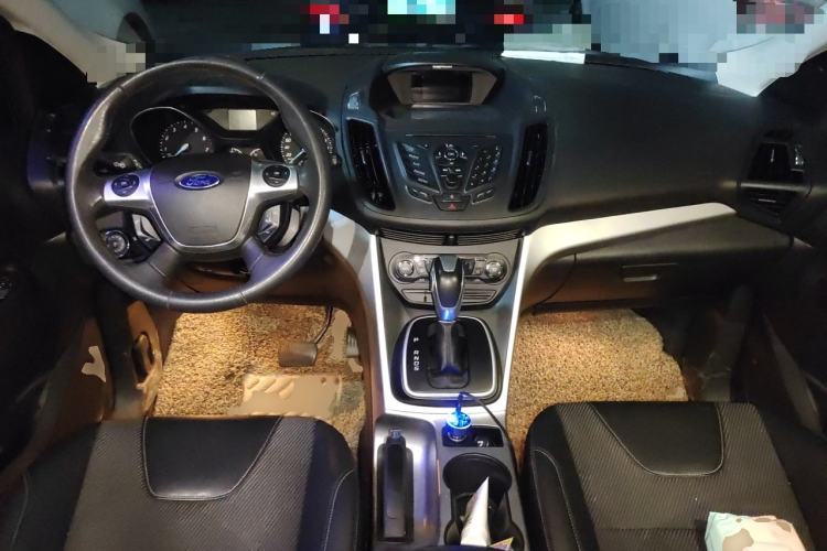 Used Ford Kuga 2013 1.6L GTDi Two-Wheel-Drive Trend Model Center Console