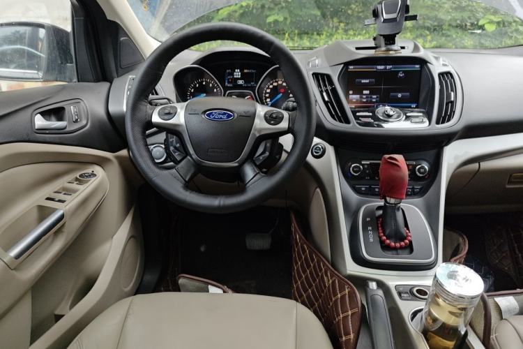 Used Ford Kuga 2013 2.0L GTDi Four-Wheel Drive Premium Model Center Console