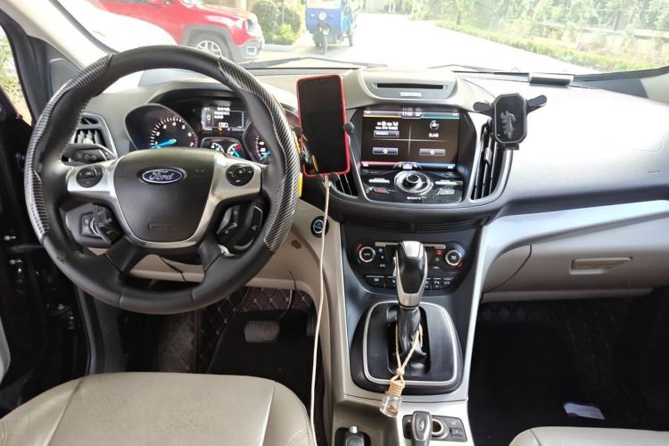 Used Ford Kuga 2013 2.0L GTDi Four-Wheel Drive Premium Model Center Console
