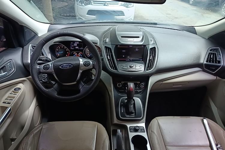 Used Ford Kuga 2013 2.0L GTDi Four-Wheel-Drive Elite Model Center Console