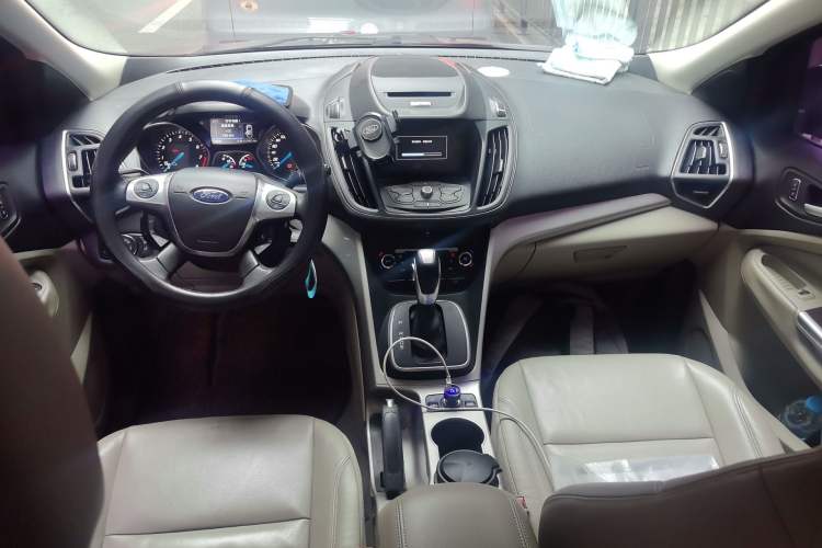 Used Ford Kuga 2013 1.6L GTDi 4x4 Elite Model Center Console