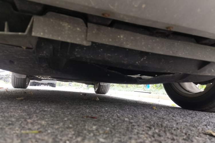 Used Ford Kuga 2013 1.6L GTDi Two-Wheel-Drive Trend Model Chassis Front