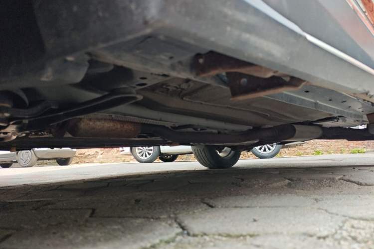 Used Ford Kuga 2013 2.0L GTDi Four-Wheel-Drive Sport Model Chassis Front Left