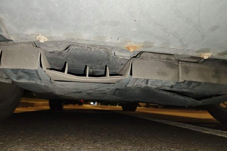 Used Ford Kuga 2013 1.6L GTDi Two-Wheel-Drive Trend Model Chassis Front