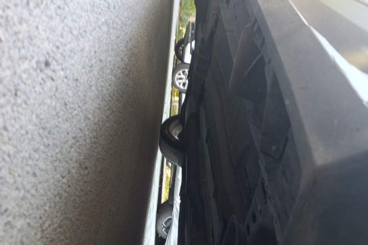 Used Ford Kuga 2013 1.6L GTDi Two-Wheel-Drive Trend Model Chassis Front Right