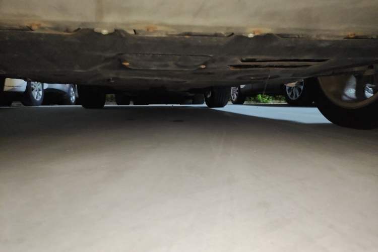 Used Ford Kuga 2013 1.6L GTDi Two-Wheel-Drive Trend Model Chassis Front