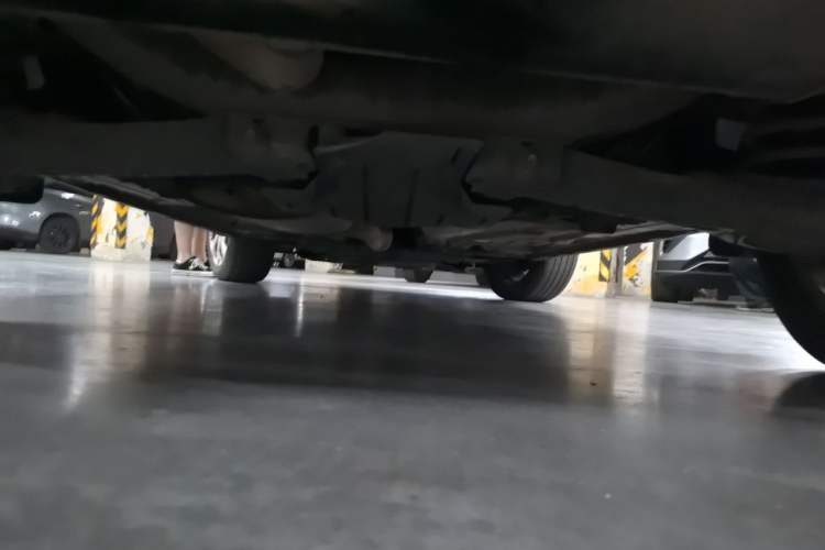 Used Ford Kuga 2013 1.6L GTDi Two-Wheel-Drive Trend Model Chassis Rear
