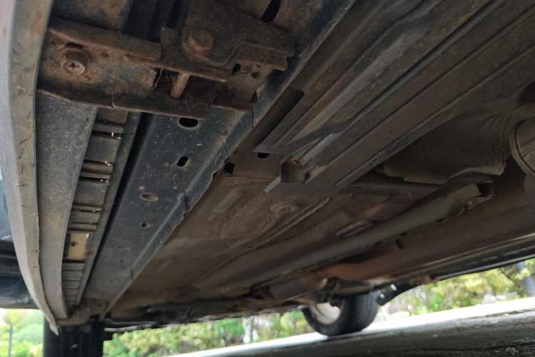 Used Ford Kuga 2013 1.6L GTDi Two-Wheel-Drive Trend Model Chassis Rear Left