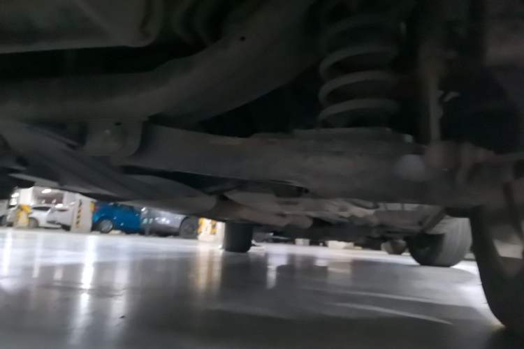 Used Ford Kuga 2013 1.6L GTDi Two-Wheel-Drive Trend Model Chassis Rear Right