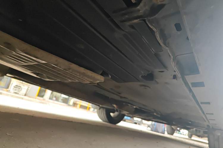 Used Ford Kuga 2013 2.0L GTDi Four-Wheel-Drive Sport Model Chassis Rear Right