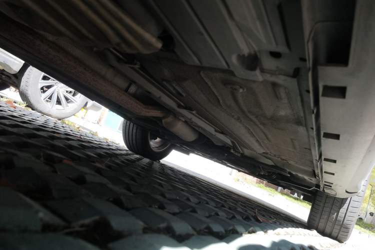 Used Ford Kuga 2013 1.6L GTDi Two-Wheel-Drive Comfort Model Chassis Rear Right