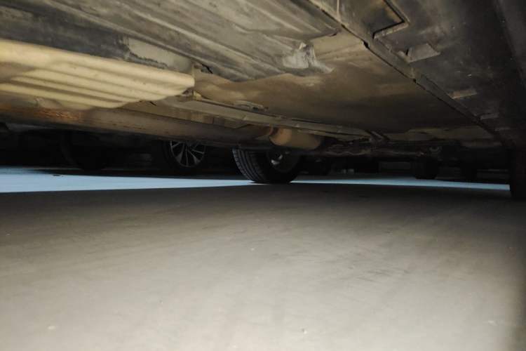 Used Ford Kuga 2013 1.6L GTDi Two-Wheel-Drive Trend Model Chassis Rear Right
