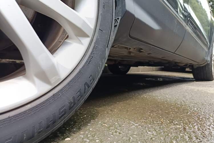 Used Ford Kuga 2013 2.0L GTDi Four-Wheel-Drive Elite Model Chassis Rear Right