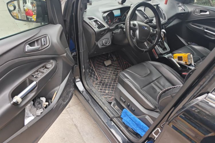 Used Ford Kuga 2013 2.0L GTDi Four-Wheel-Drive Sport Model Driver Seat