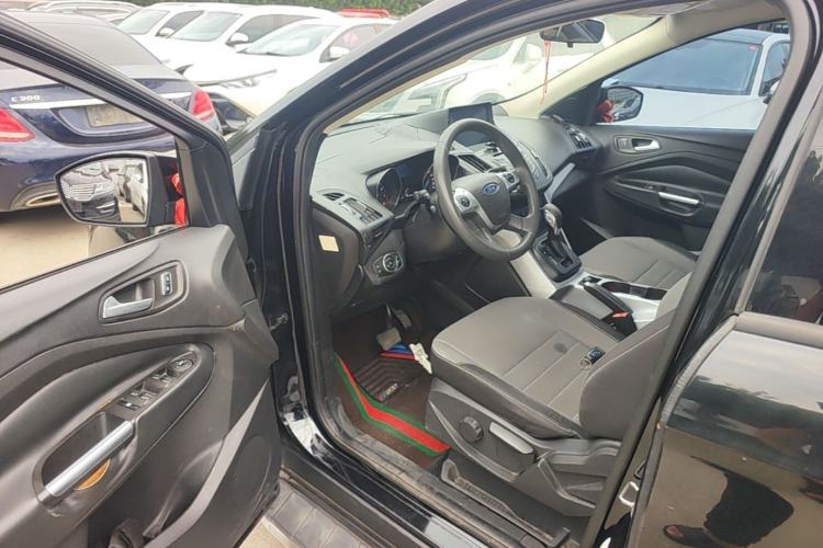 Used Ford Kuga 2013 1.6L GTDi Two-Wheel-Drive Comfort Model Driver Seat