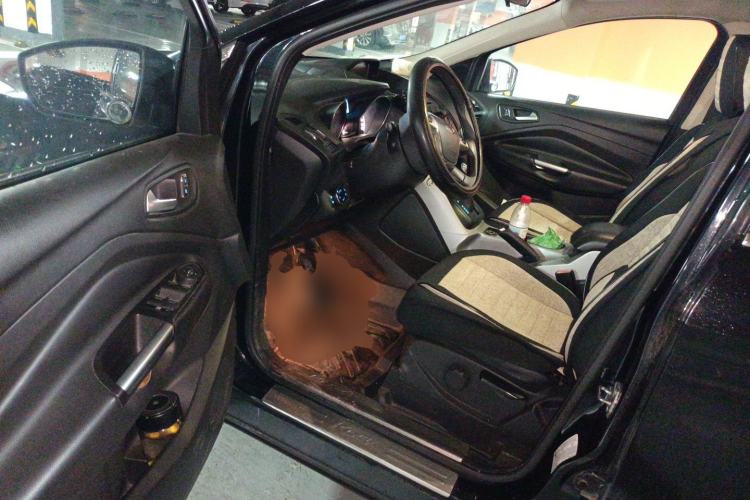Used Ford Kuga 2013 1.6L GTDi Two-Wheel-Drive Comfort Model Driver Seat