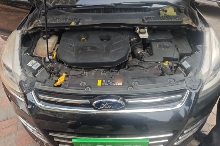 Used Ford Kuga 2013 2.0L GTDi Four-Wheel-Drive Sport Model Engine Bay