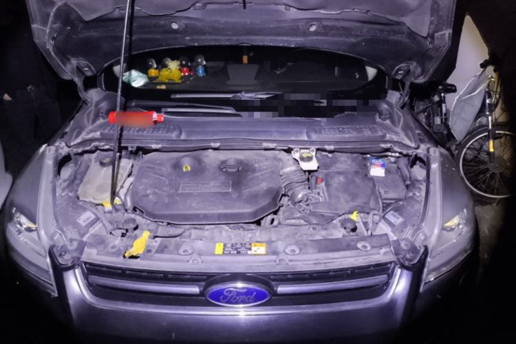 Used Ford Kuga 2013 2.0L GTDi Four-Wheel-Drive Sport Model Engine Bay