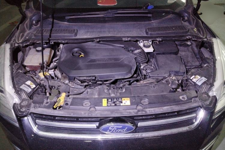 Used Ford Kuga 2013 1.6L GTDi Two-Wheel-Drive Trend Model Engine Bay