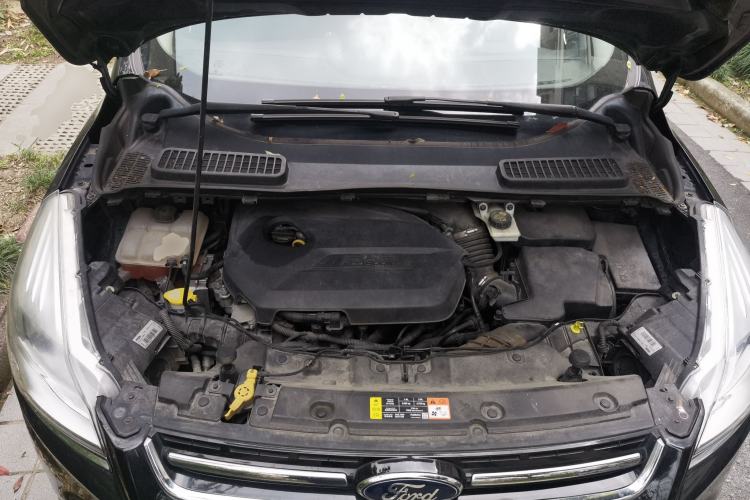 Used Ford Kuga 2013 1.6L GTDi Two-Wheel-Drive Trend Model Engine Bay