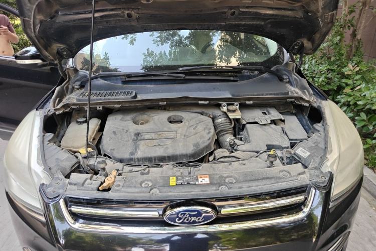 Used Ford Kuga 2013 2.0L GTDi Four-Wheel-Drive Elite Model Engine Bay