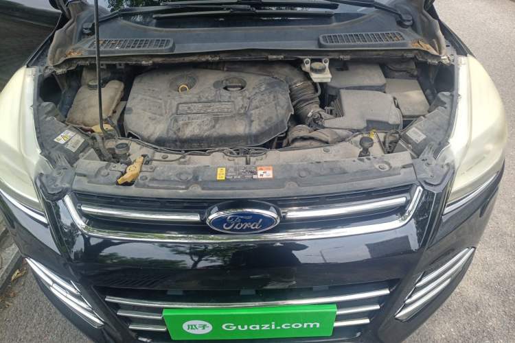 Used Ford Kuga 2013 2.0L GTDi Four-Wheel-Drive Sport Model Engine Bay
