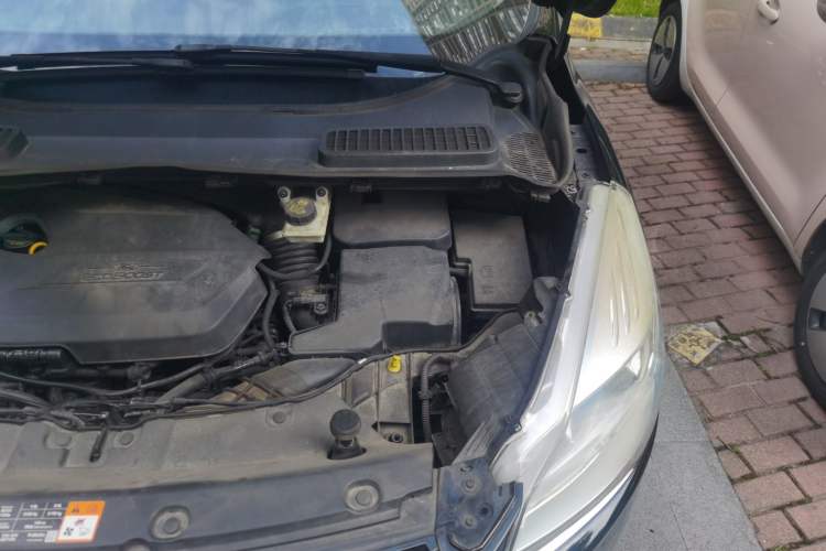 Used Ford Kuga 2013 1.6L GTDi 4x4 Elite Model Engine Bay Left