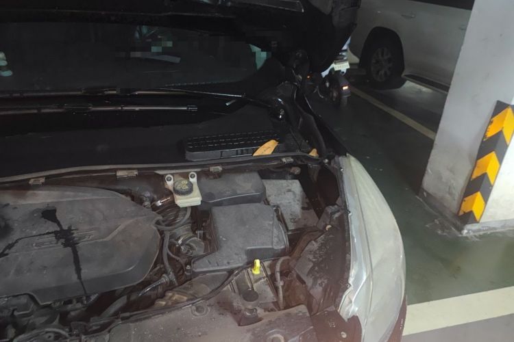 Used Ford Kuga 2013 1.6L GTDi Two-Wheel-Drive Comfort Model Engine Bay Left