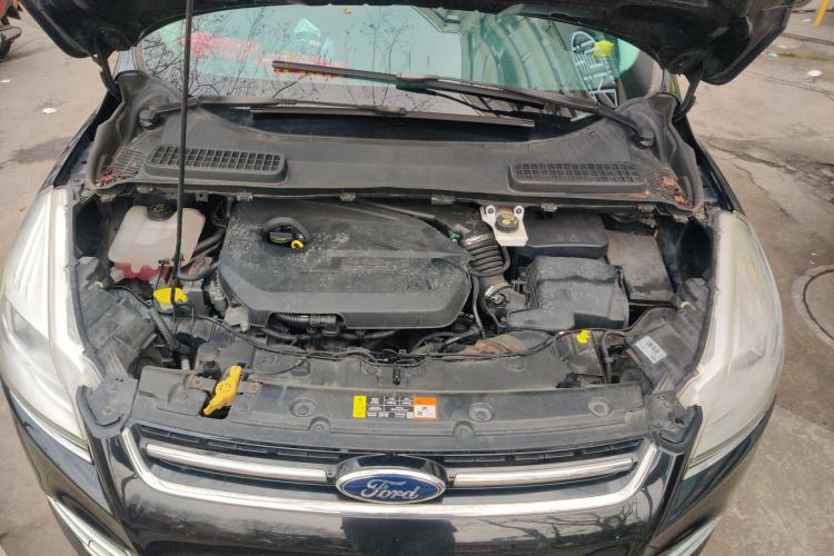 Used Ford Kuga 2013 1.6L GTDi Two-Wheel-Drive Trend Model Engine Bay