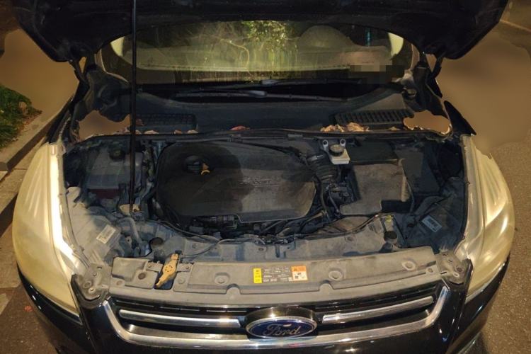 Used Ford Kuga 2013 1.6L GTDi Two-Wheel-Drive Trend Model Engine Bay