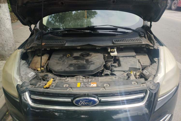Used Ford Kuga 2013 2.0L GTDi Four-Wheel-Drive Elite Model Engine Bay