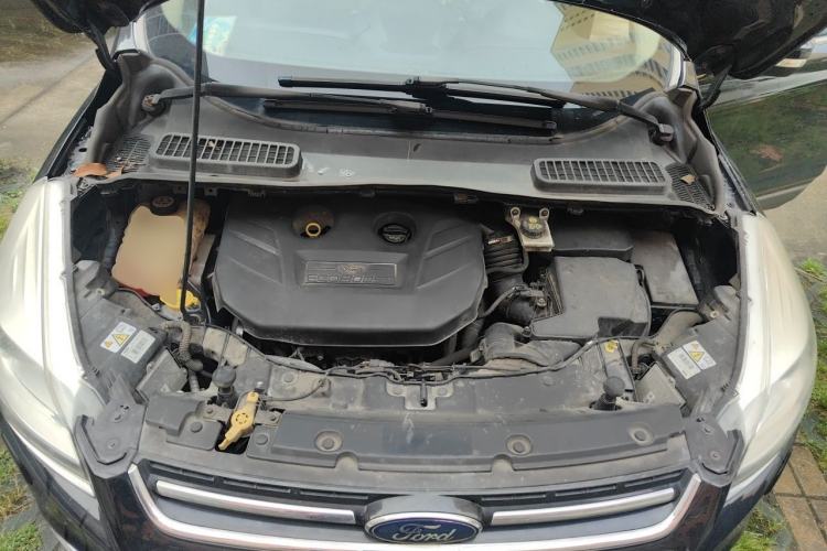 Used Ford Kuga 2013 2.0L GTDi Four-Wheel Drive Premium Model Engine Bay