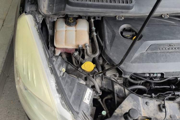 Used Ford Kuga 2013 1.6L GTDi 4x4 Elite Model Engine Bay Right