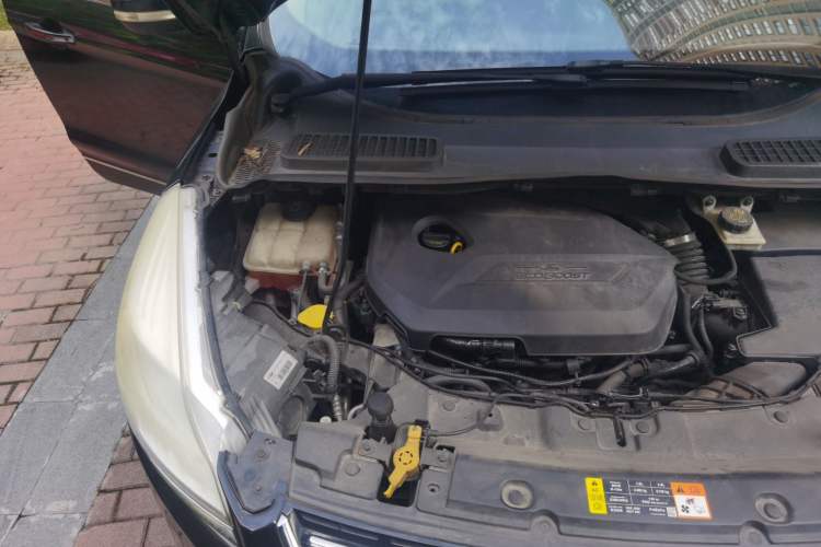 Used Ford Kuga 2013 1.6L GTDi 4x4 Elite Model Engine Bay Right
