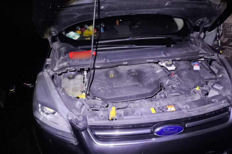 Used Ford Kuga 2013 2.0L GTDi Four-Wheel-Drive Sport Model Engine Bay Right