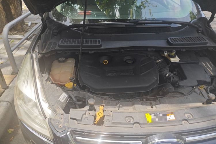 Used Ford Kuga 2013 2.0L GTDi Four-Wheel-Drive Elite Model Engine Bay Right