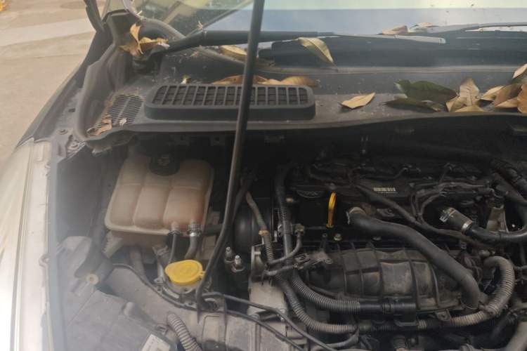 Used Ford Kuga 2013 1.6L GTDi 4x4 Elite Model Engine Bay Right